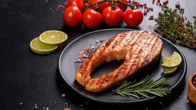 5 Jenis Ikan yang Bagus untuk Kecerdasan Otak Anak