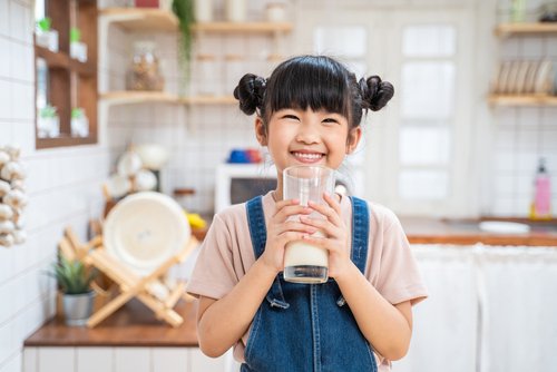 Berapa Kali Sehari Sebaiknya Anak Minum Susu? 