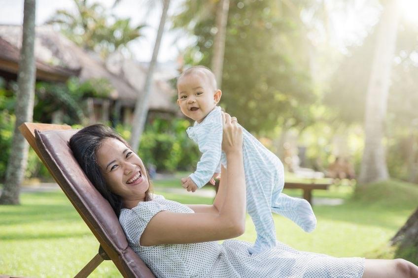 Cara Menjemur Bayi yang Aman dan Bermanfaat untuk Kesehatan Si Kecil