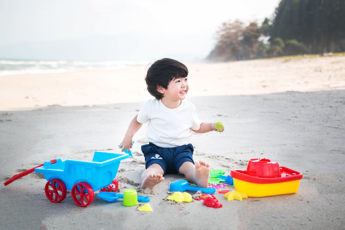 Bermain Pasir, Eksplorasi Sensorik untuk Stimulasi Keterampilan