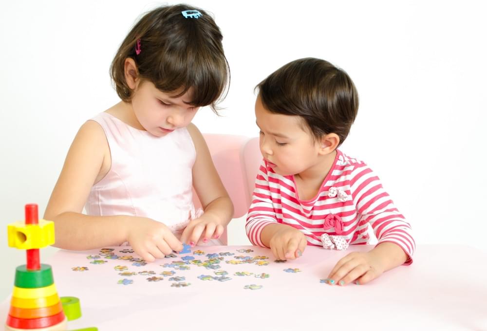 6 Benefits of Playing Puzzle for Little One's Intelligence