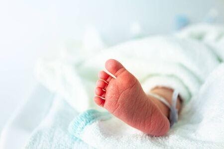 Bayi Prematur 8 Bulan: Penyebab, Risiko, dan Perawatannya