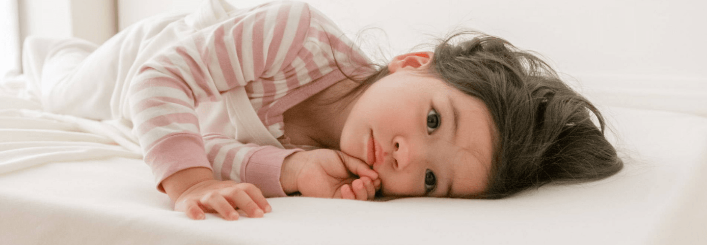 Penyebab Bayi Sering Kaget dan Menangis Saat Tidur