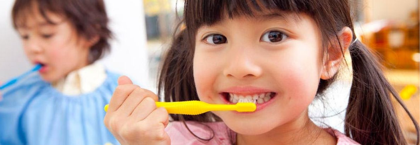 Langkah Tepat Membiasakan Anak Agar Mau Menyikat Giginya