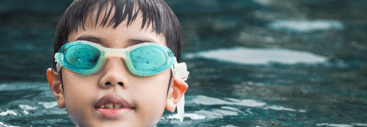 Cara Aman Mengajarkan dan Mendampingi Anak Berenang